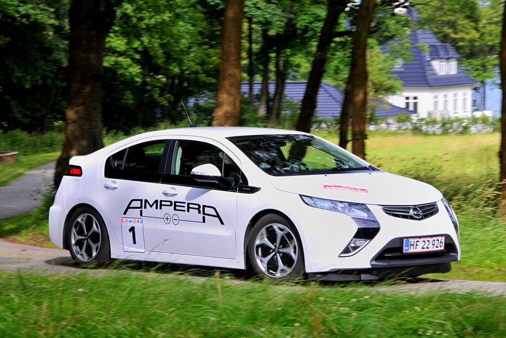 Oresund Rally er en platform, hvor fremtidens bilteknologier kan bevise deres samfundsmæssige nytte. Opel Ampera er blandt de deltagende biler.
(Foto: Michael Eisenberg)